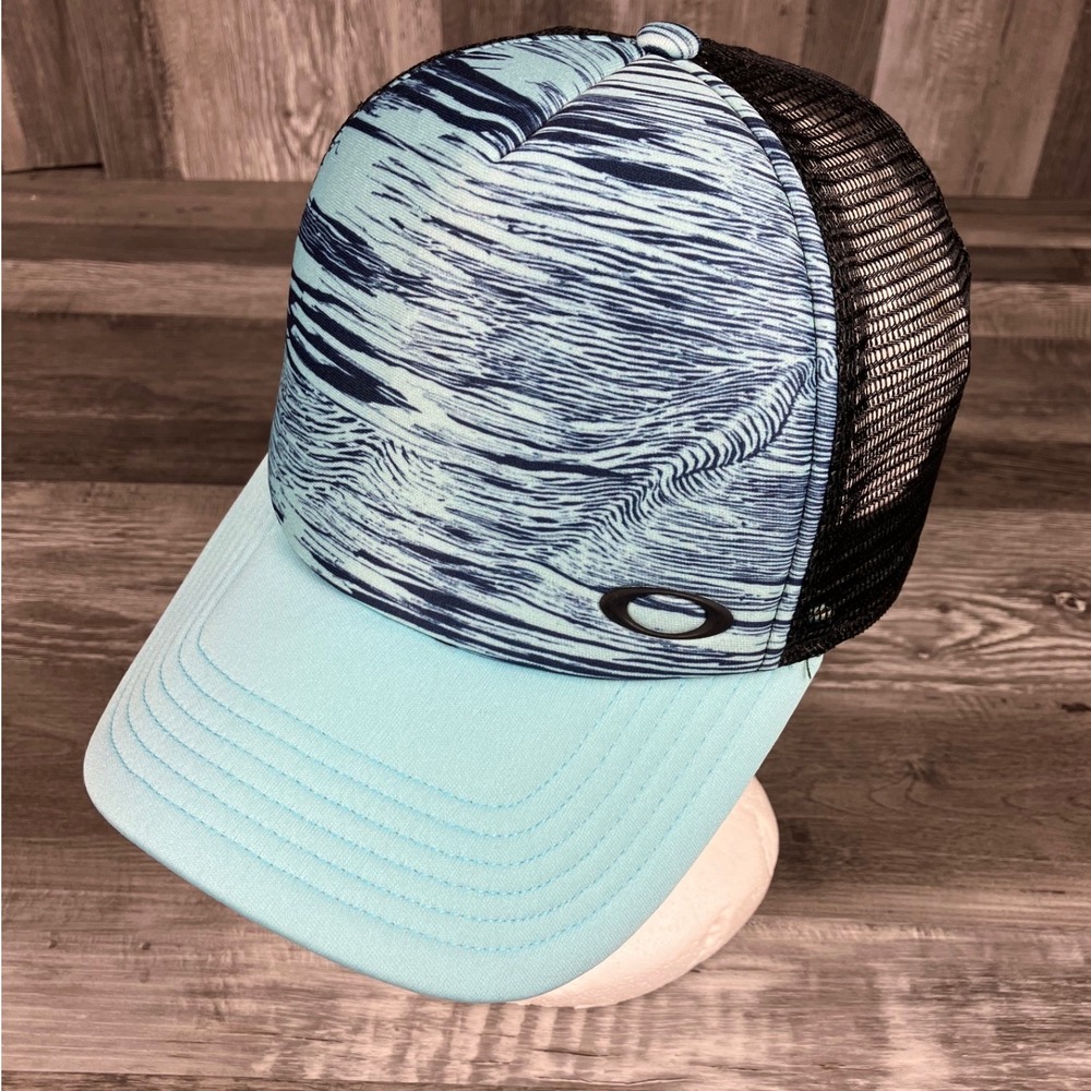 Oakley Classic High Snapback Trucker Hat Blue Wave Graphic Mesh Cap